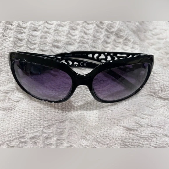 Foster Grant Black Sunglasses with Purple Tint - Picture 1 of 8